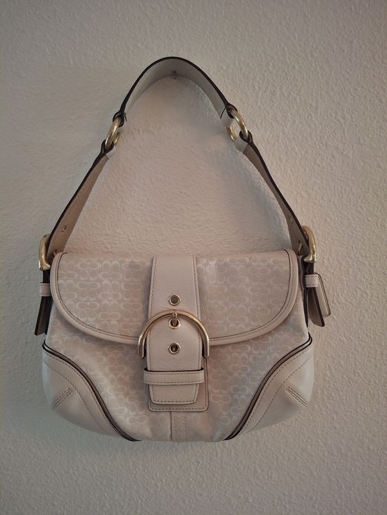 Coach Handbags - Vintage Y2K Coach Soho Shoulder Bag in Cream